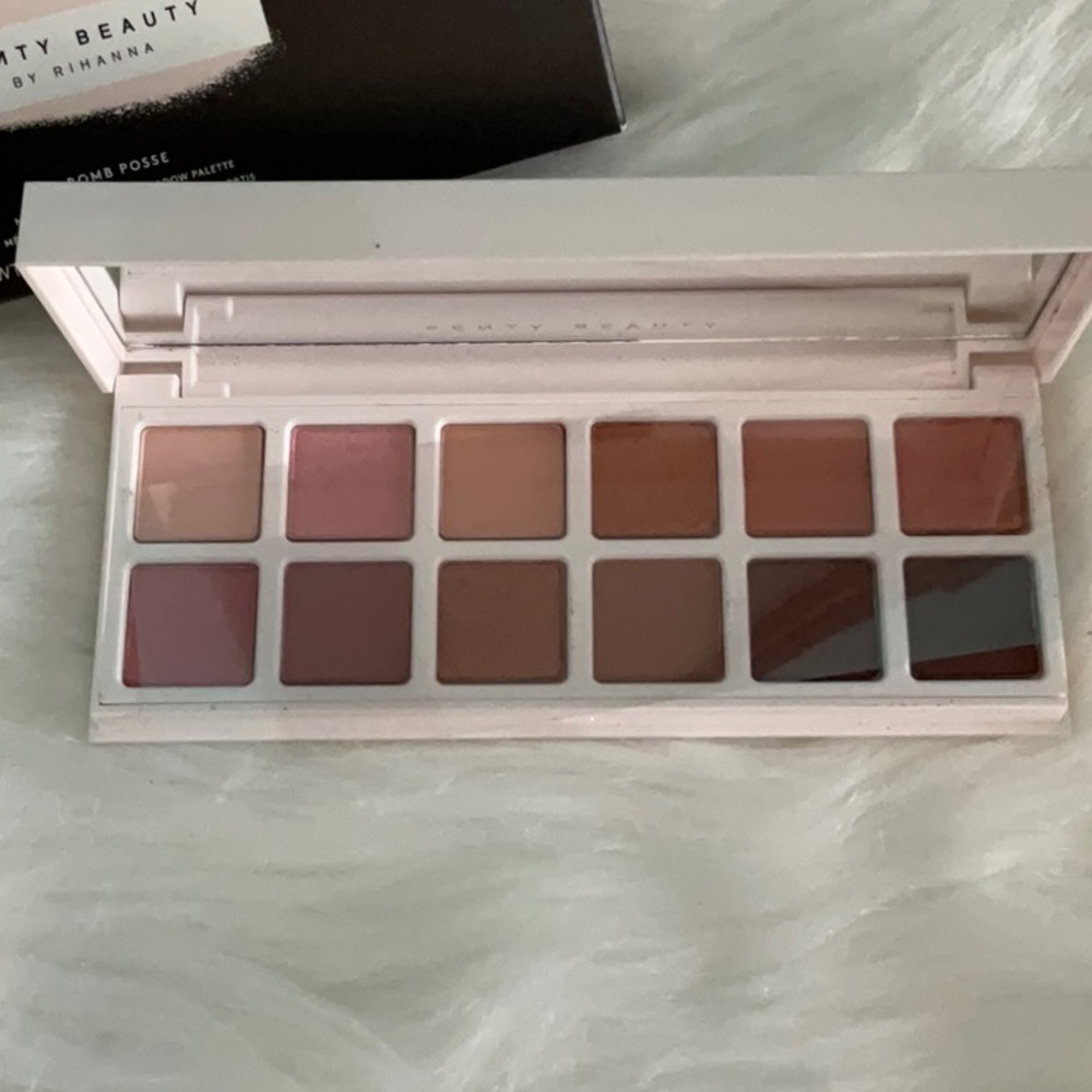 Fenty Beauty Bomb Posse Mega Mix & Match Eyeshadow Palette - Picture 4 of 4